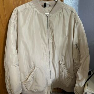 Cream puffer jacket H&M size M